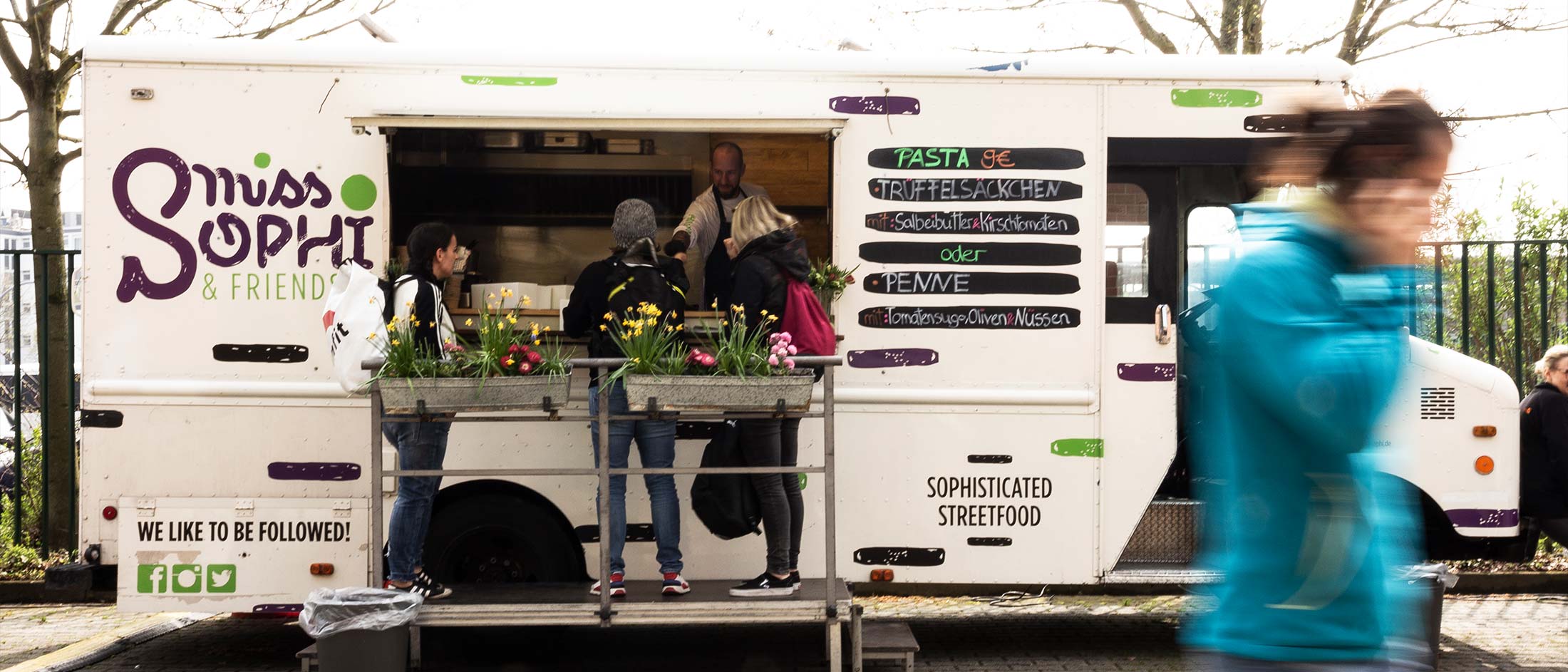 Mobiles Catering: Food-Truck MISS SOPHI & Friends von cateringart in Neuss.
